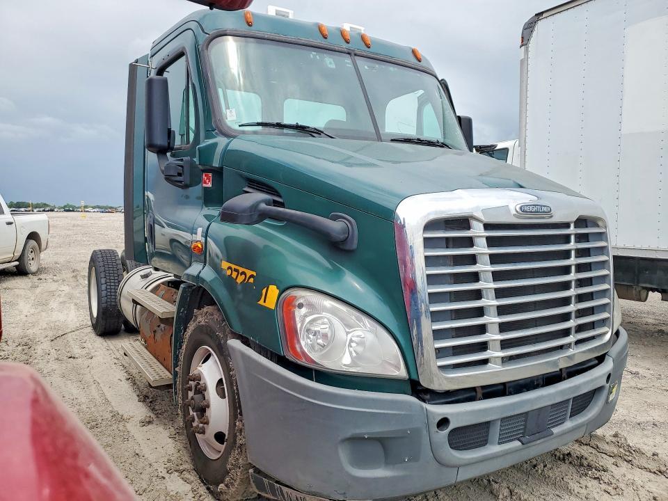 2018 Freightliner Cascadia 113 Semi Truck