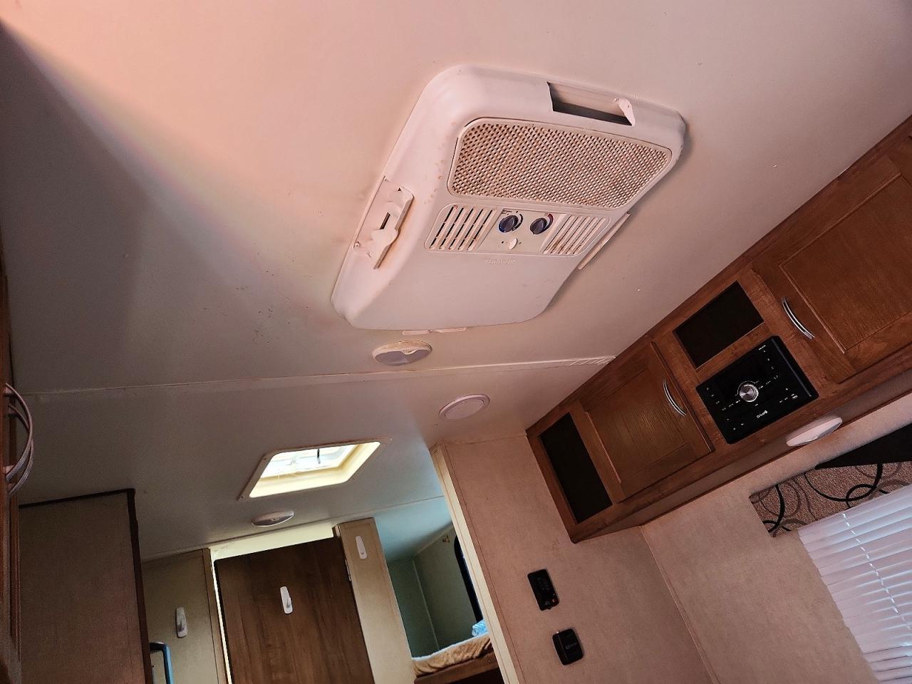 2018 Gulf Strea Recreational Vehicle (RV)