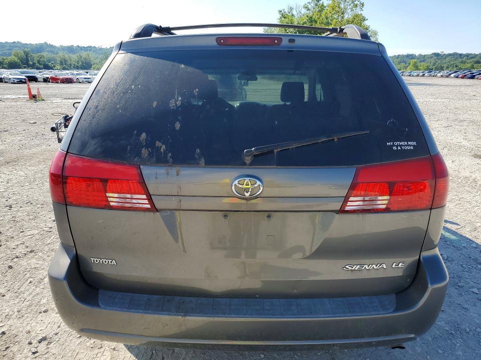 2004 Toyota Sienna le 7 Passenger