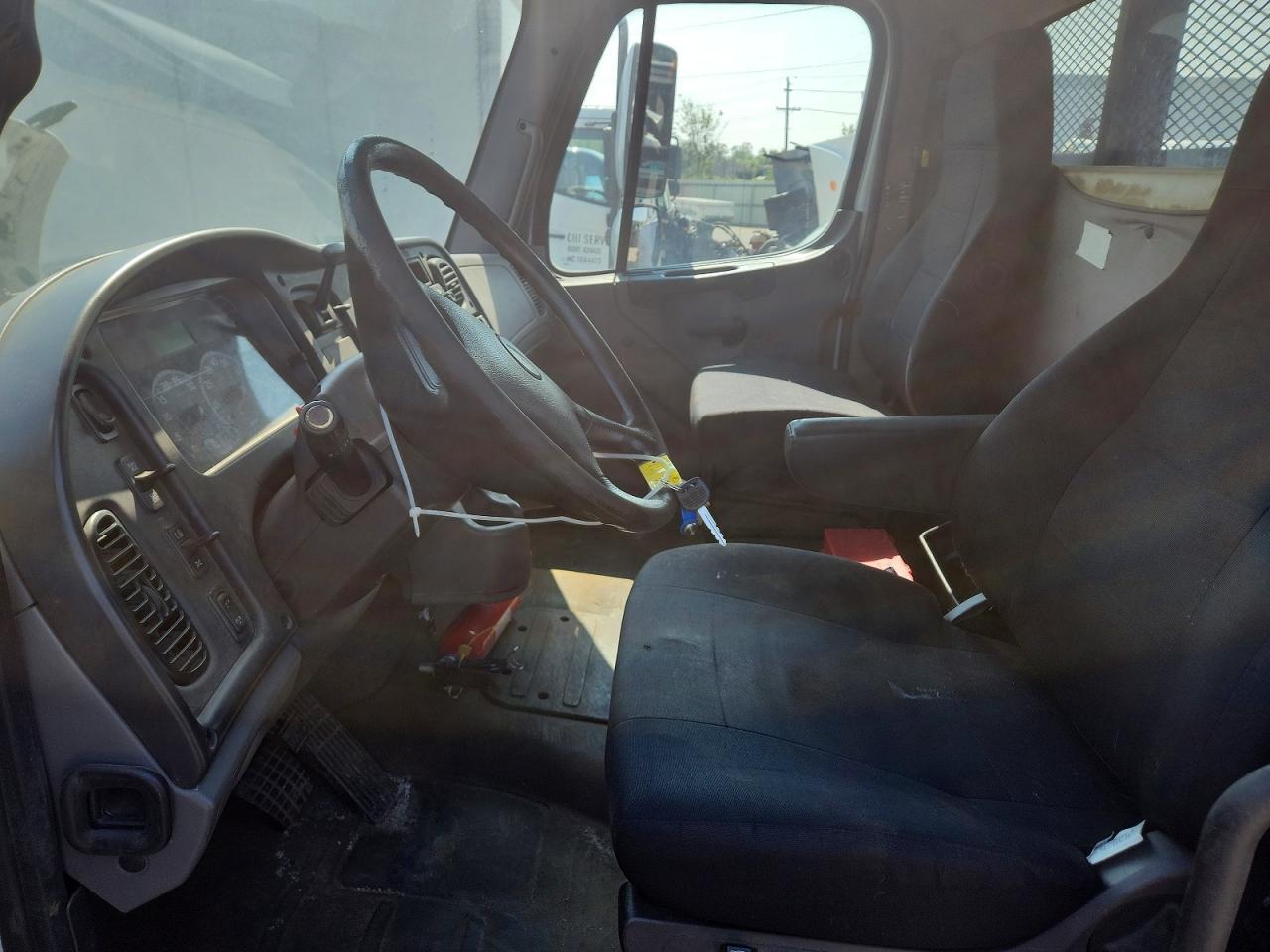2016 Freightliner Business Class M2 Flatbed Truck