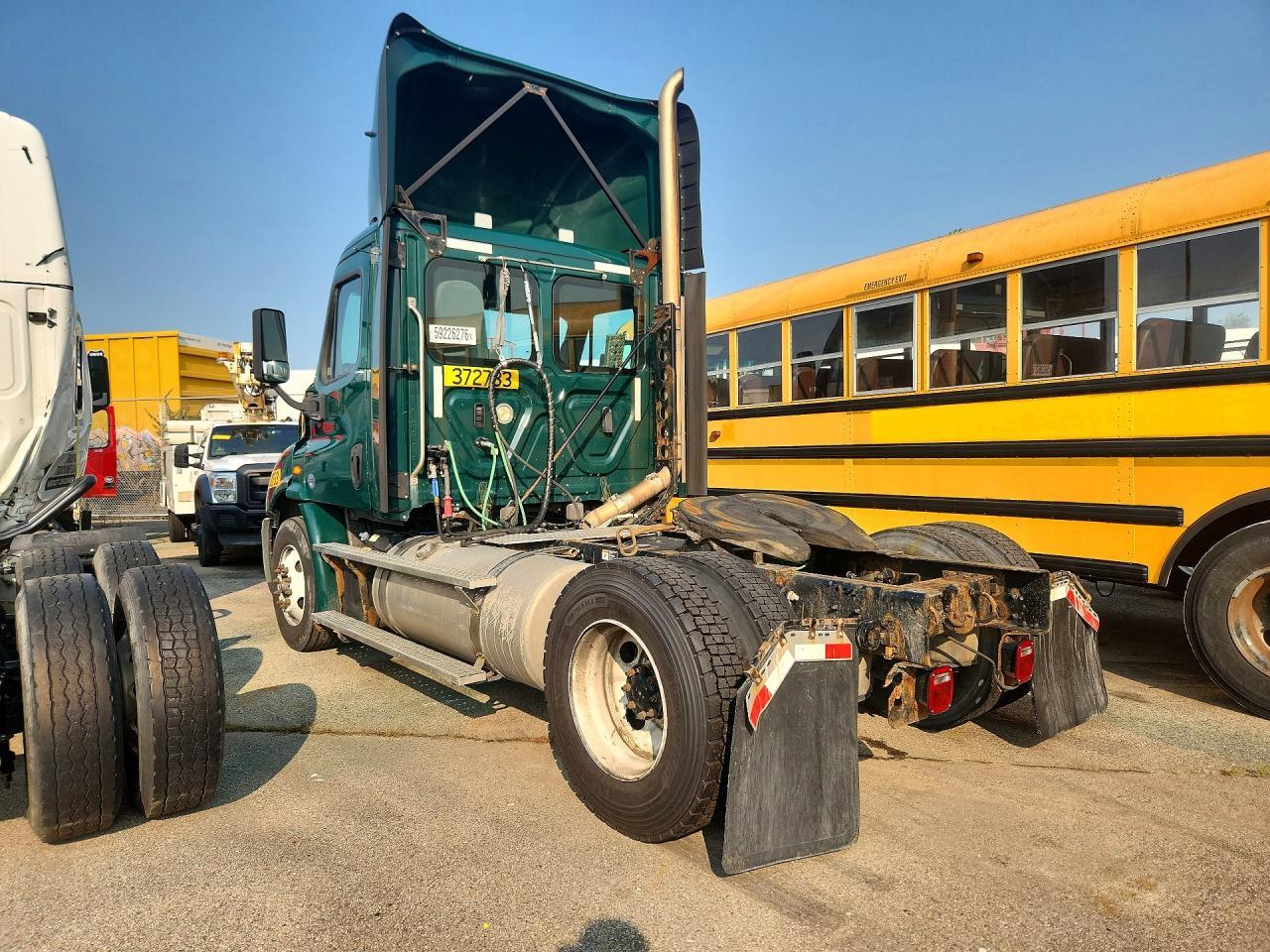 2018 Freightliner Cascadia 113 Semi Truck