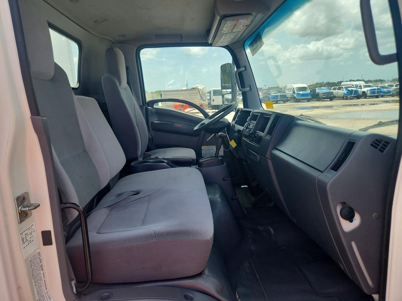 2019 Isuzu NPR HD BOX Truck