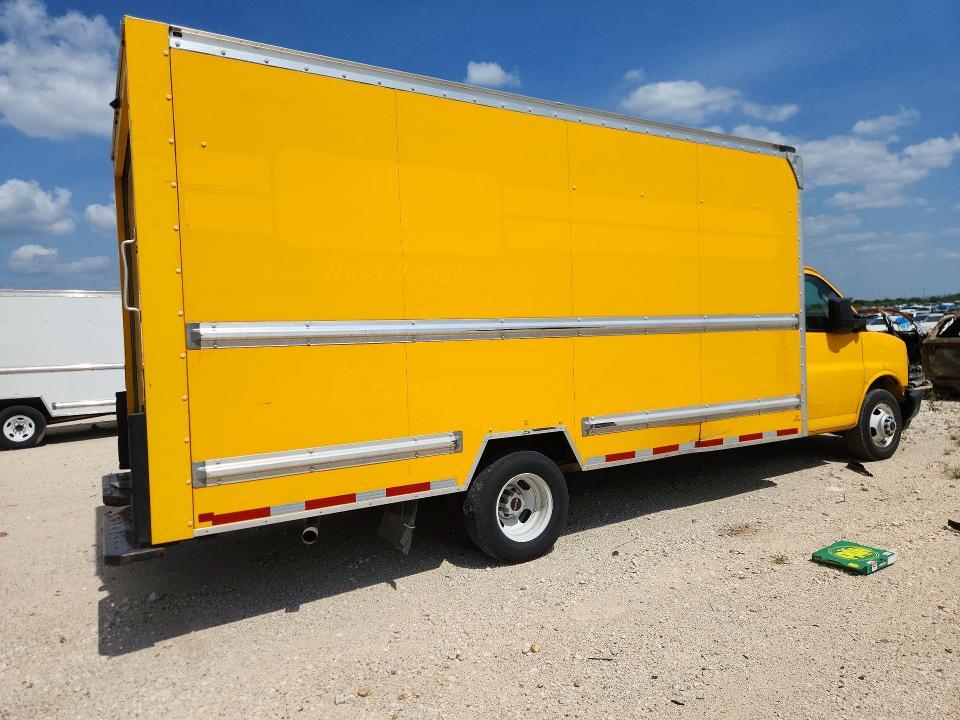 2022 GMC Savana BOX Truck