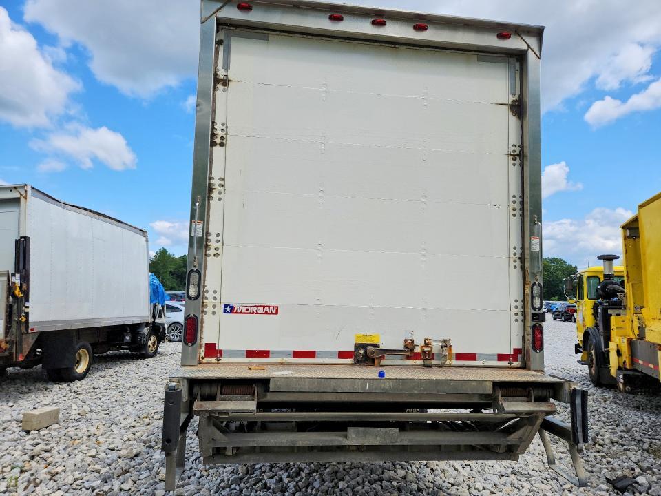 2016 Peterbilt 337 BOX Truck