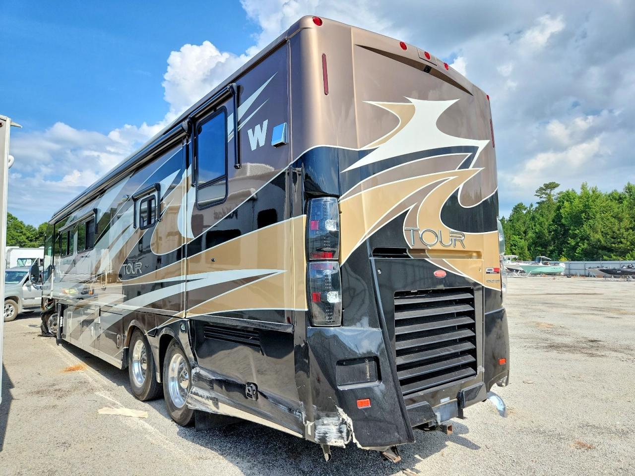 2013 Winnibago Recreational Vehicle (RV)