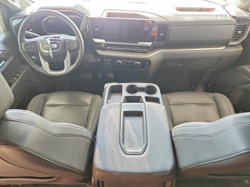 2026 GMC Sierra K1500 slt