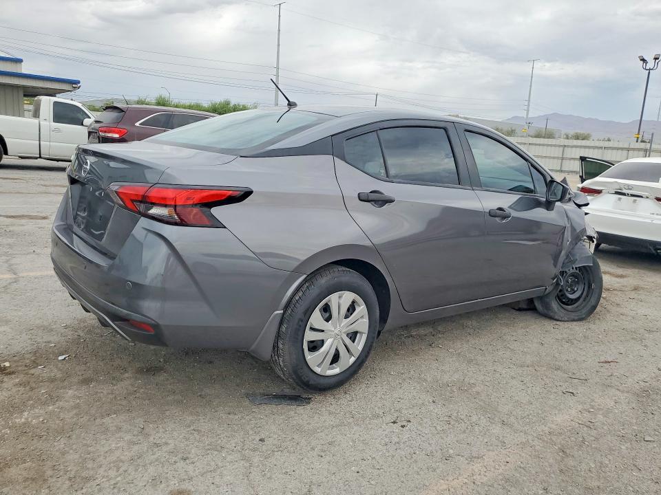2022 Nissan Versa s