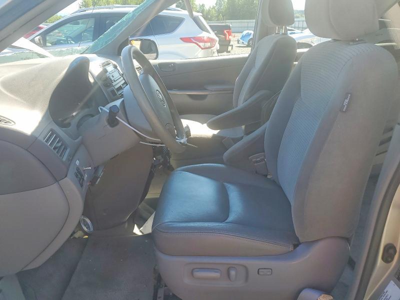 2006 Toyota Sienna le 8 Passenger