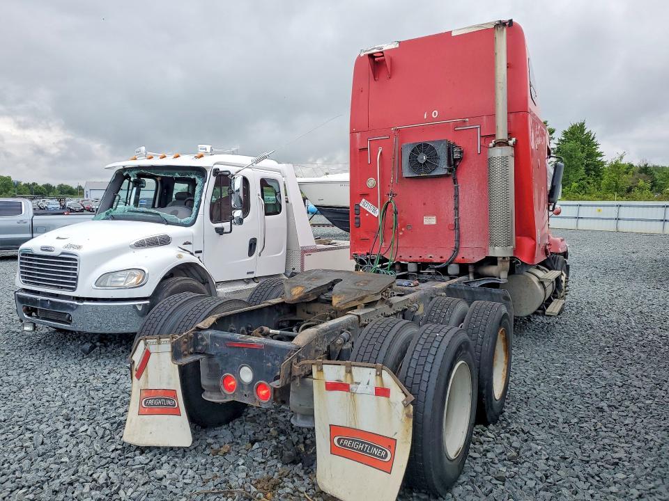 2007 Freightliner Conventional St120