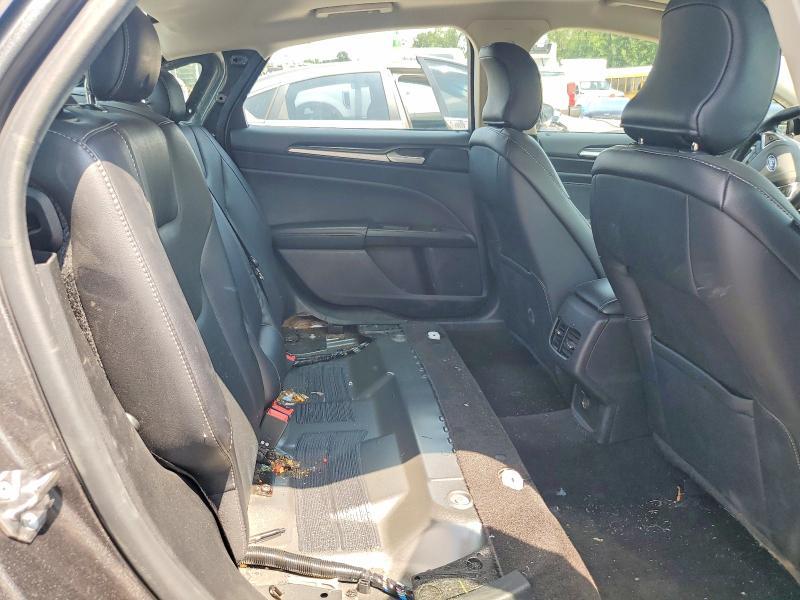 2018 Ford Fusion Titanium/platinum