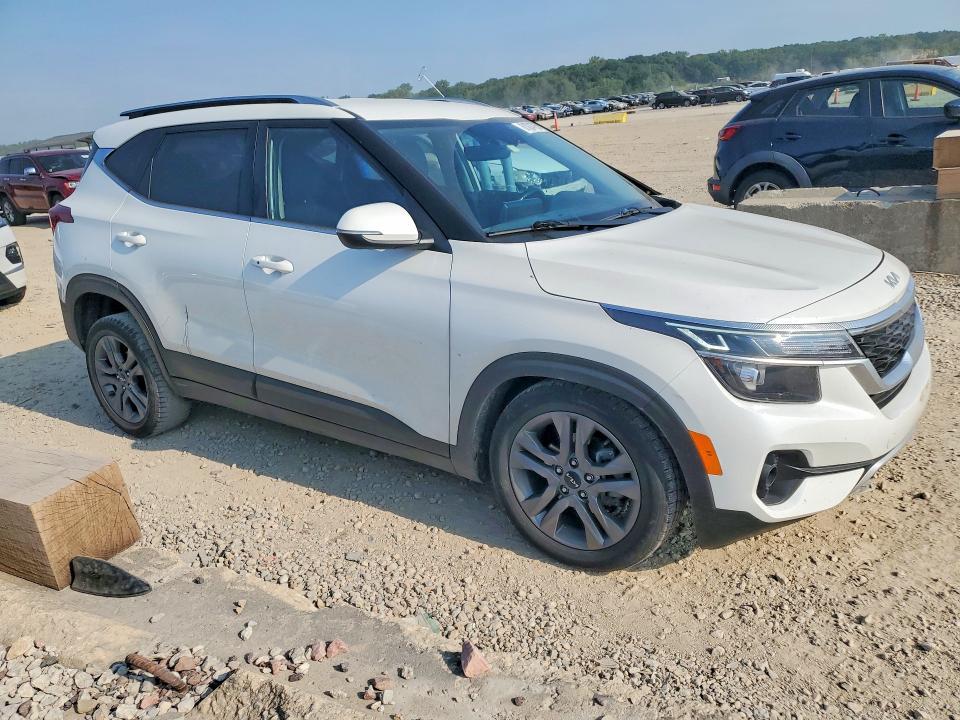 2023 KIA Seltos s