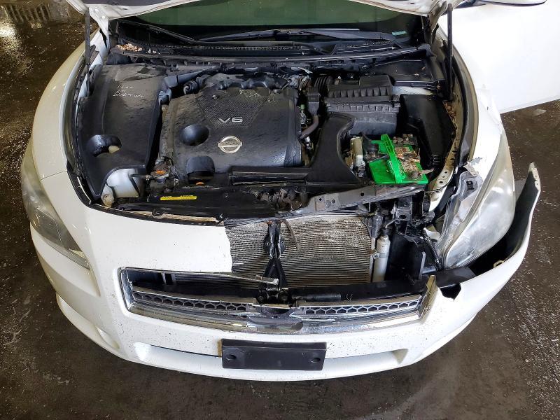 2010 Nissan Maxima s