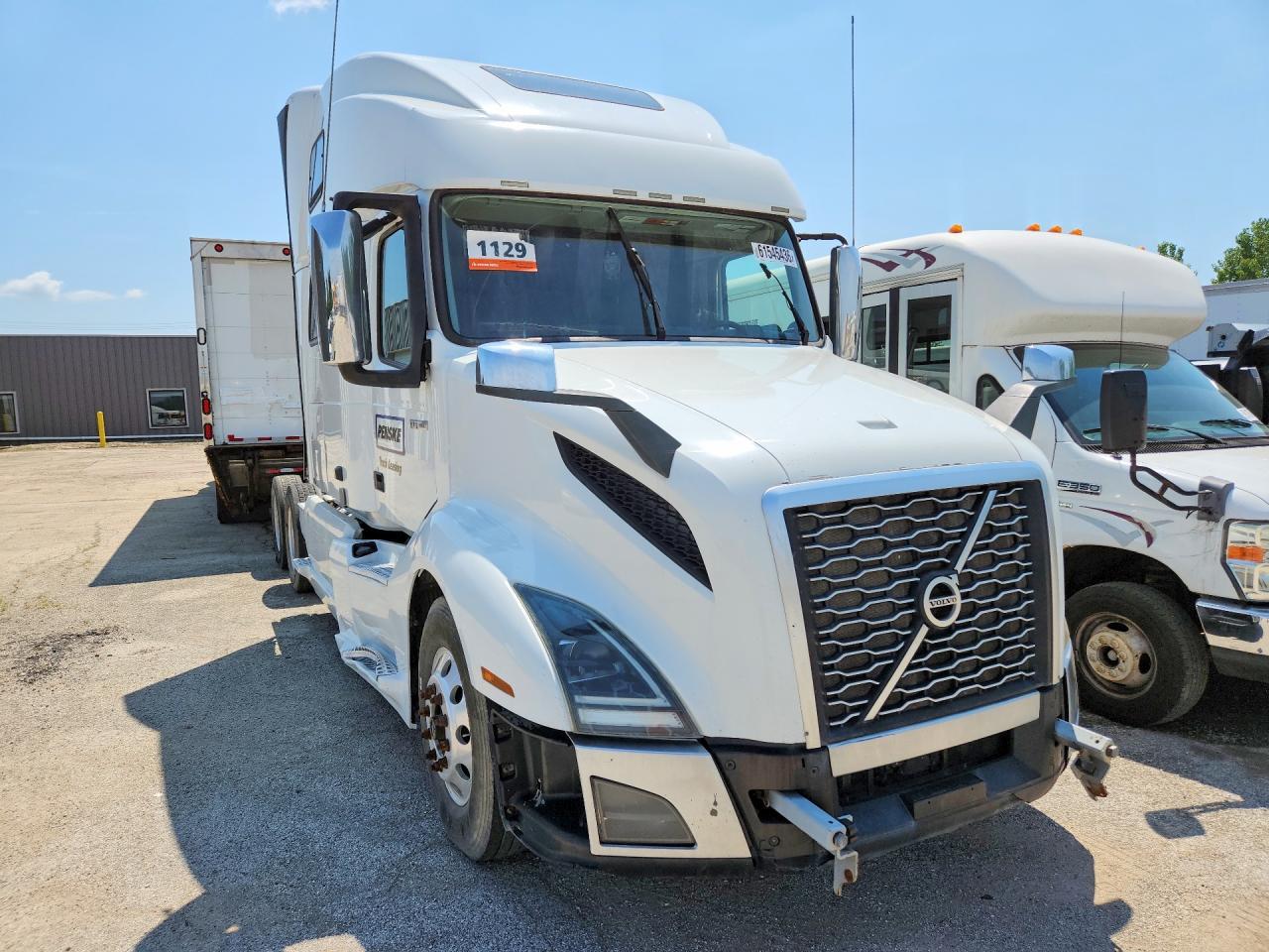 2019 Volvo VNL Semi Truck