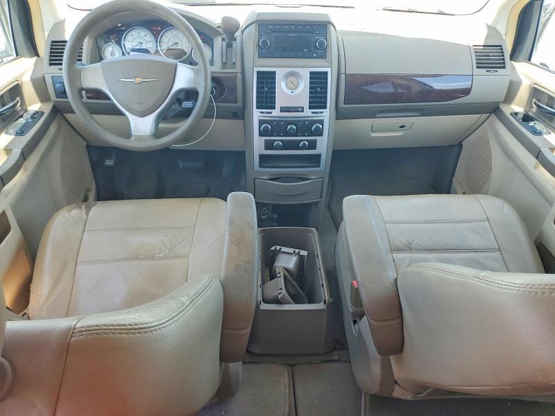 2009 Chrysler Town & Country lx