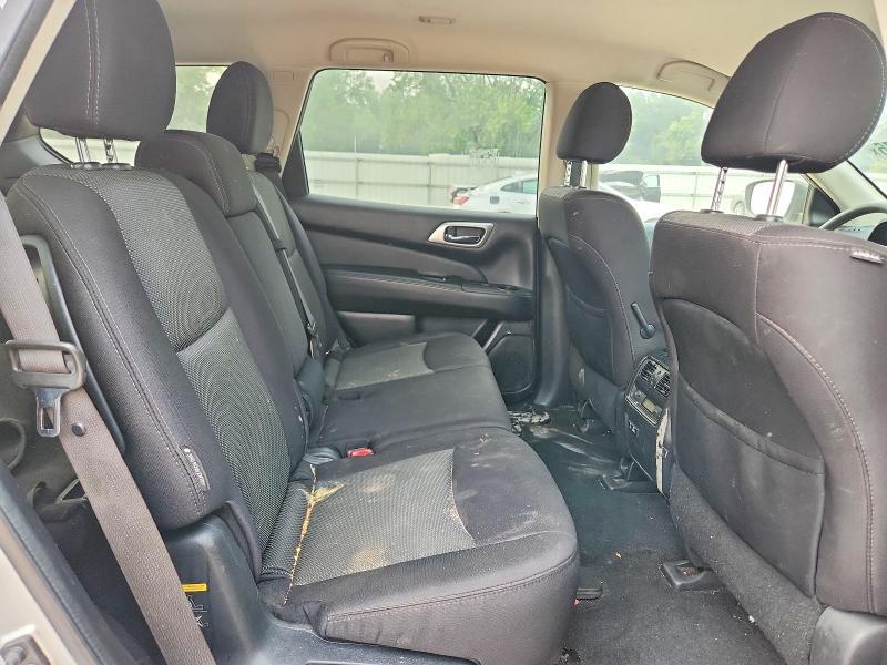 2020 Nissan Pathfinder s