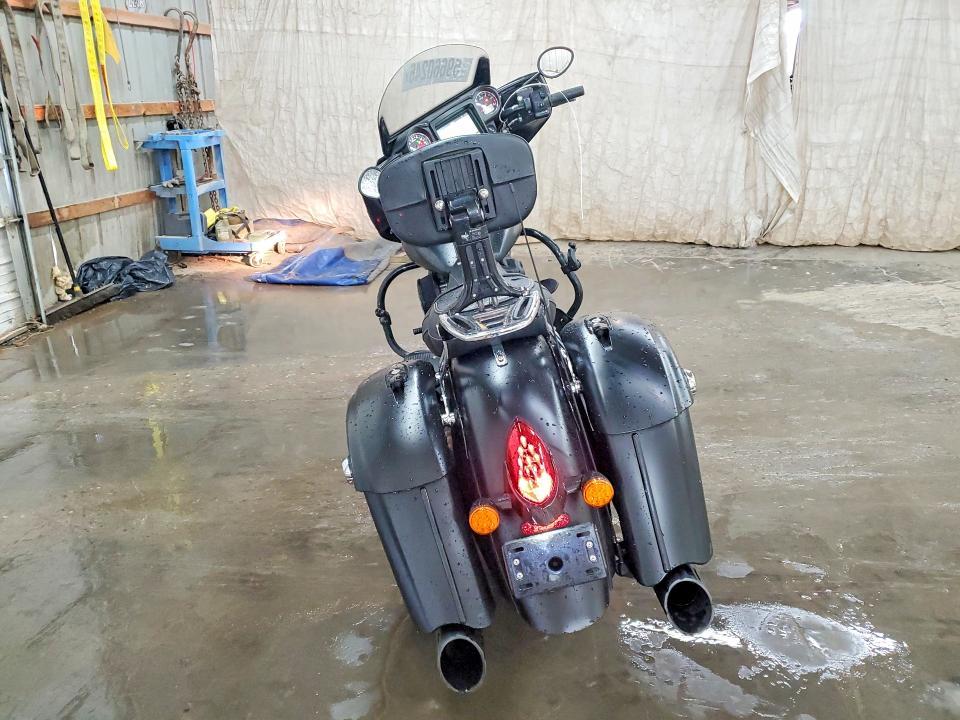 2018 Indian Motorcycle Co. Chieftain Dark Horse