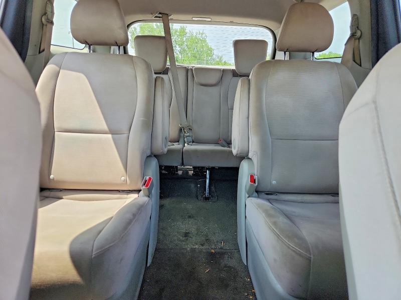 2015 KIA Sedona lx