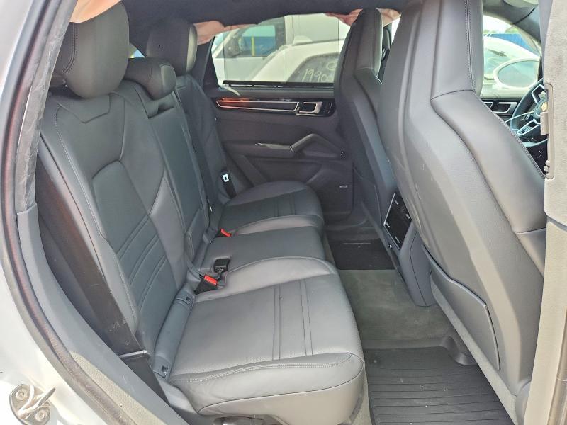 2021 Porsche Cayenne gts