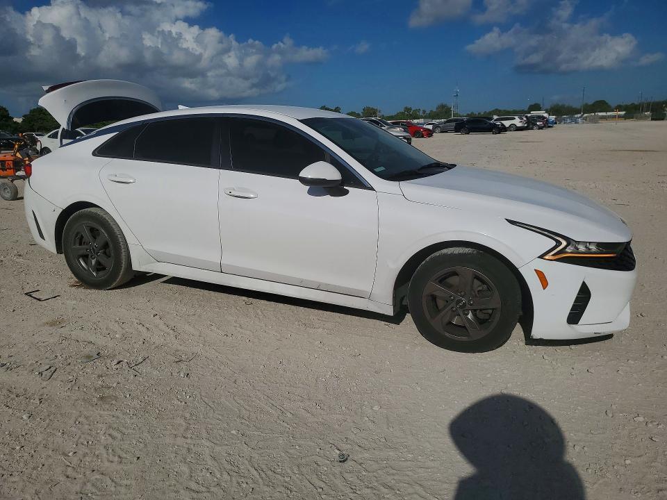 2022 KIA K5 lxs