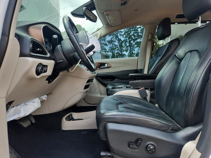 2017 Chrysler Pacifica Touring l