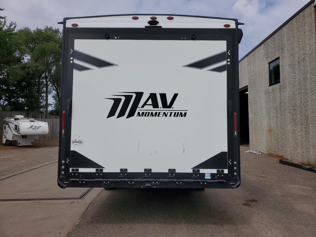 2024 Momentum 2024 Grand Design Momentum Camper