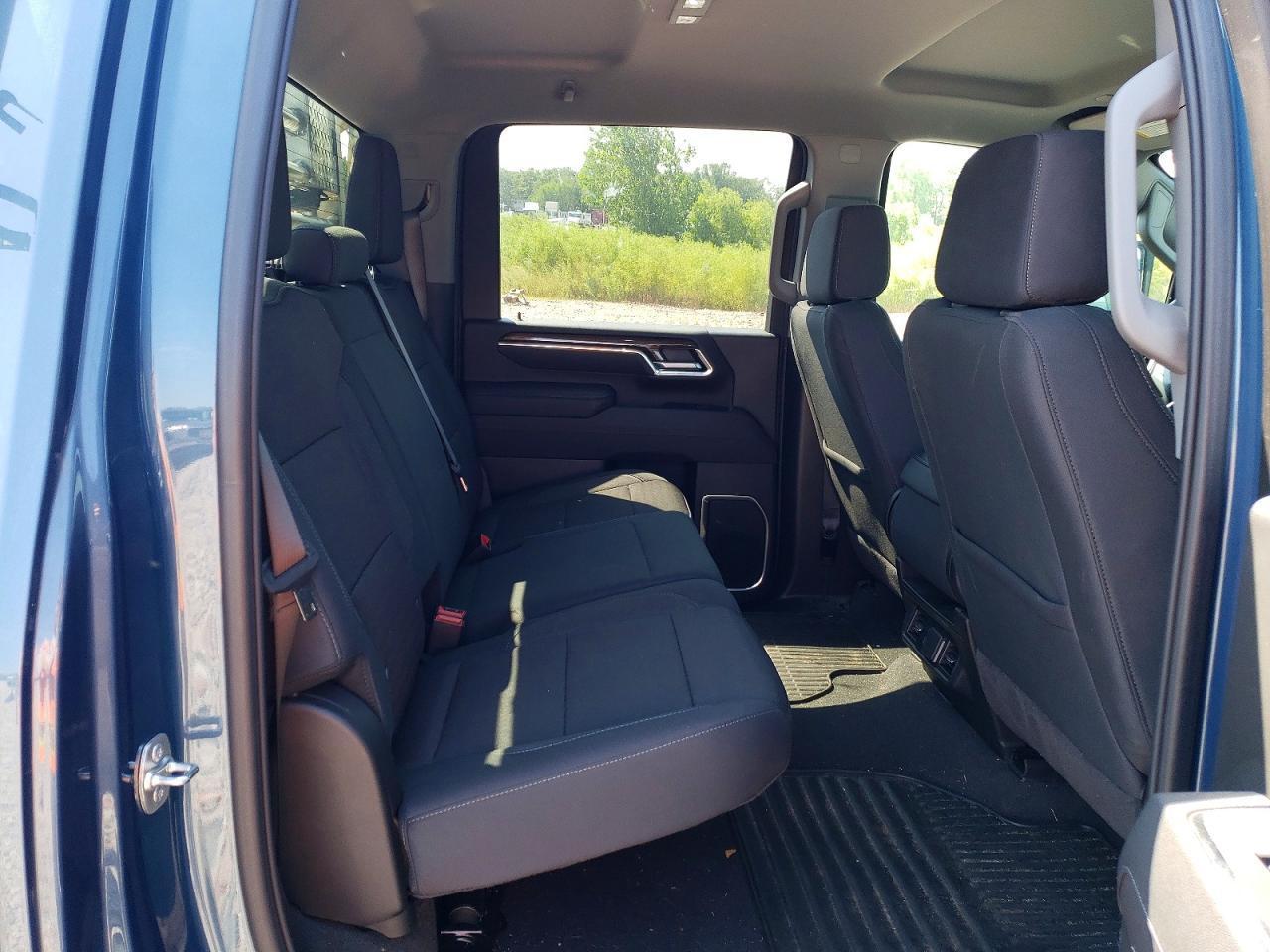 2025 Chevrolet Silverado K3500 LT