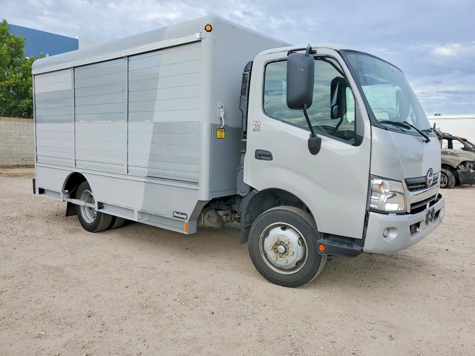 2020 Hino 195 BOX Truck