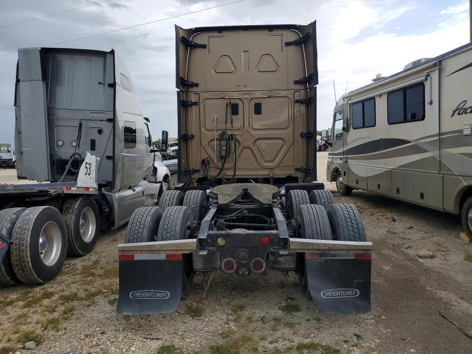 2017 Freightliner Cascadia 125 Semi Truck