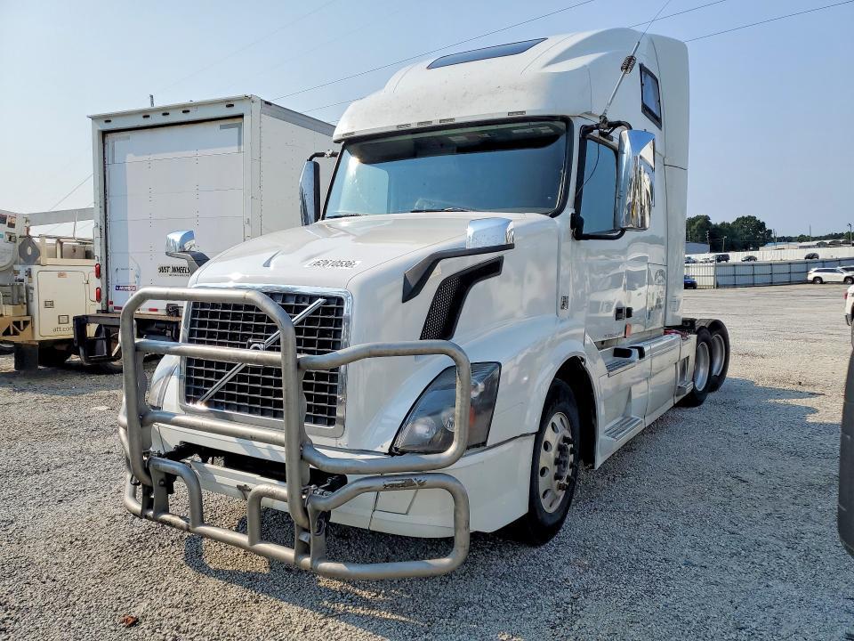 2016 Volvo VNL Semi Truck