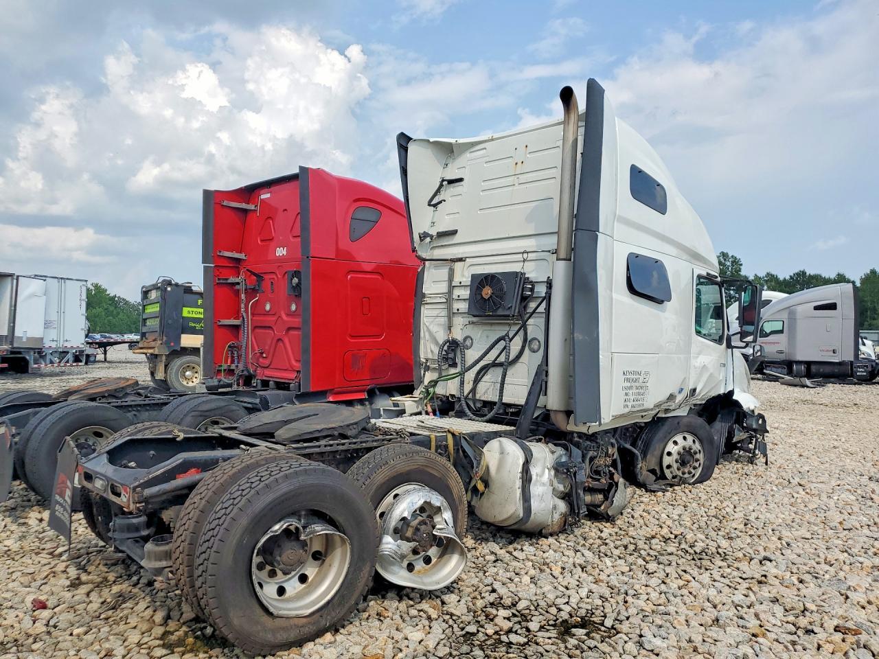 2019 Volvo VNL Semi Truck
