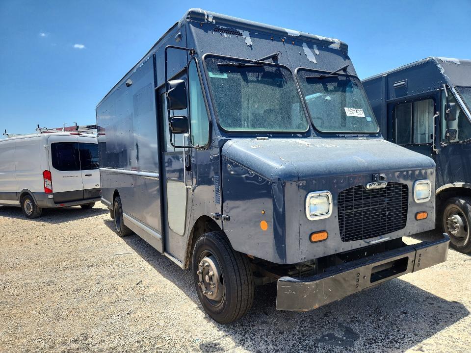 2021 Freightliner MT45G Chassis Delivery Truck