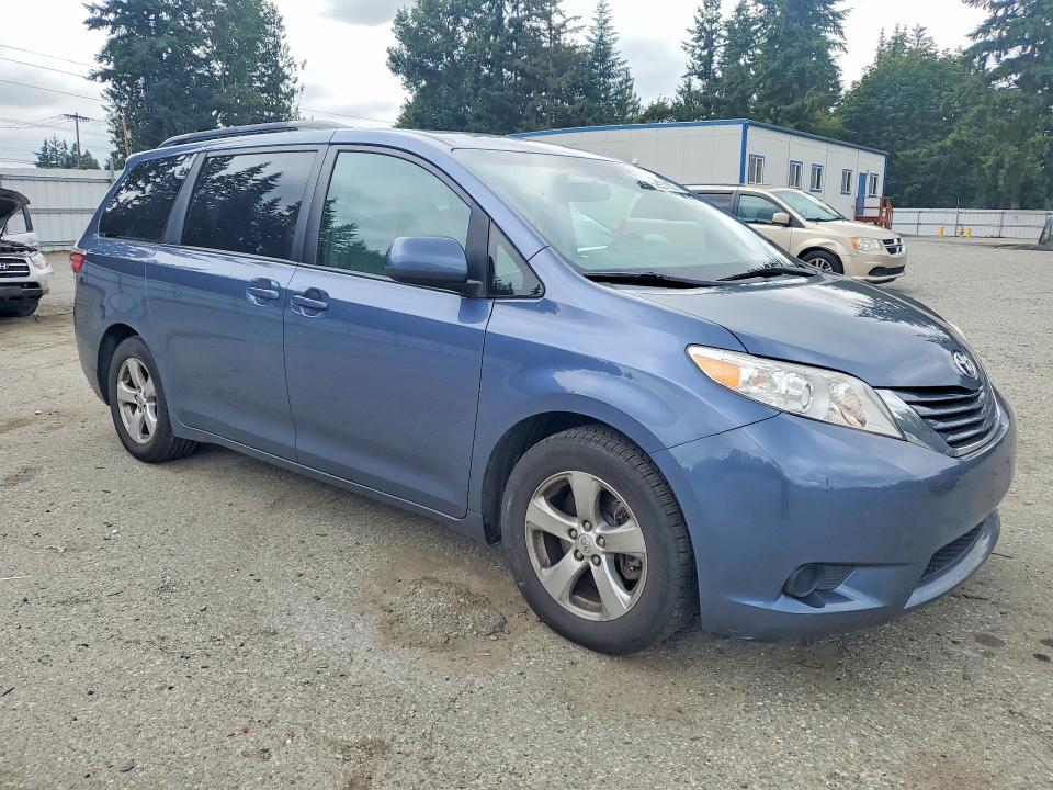 2015 Toyota Sienna le