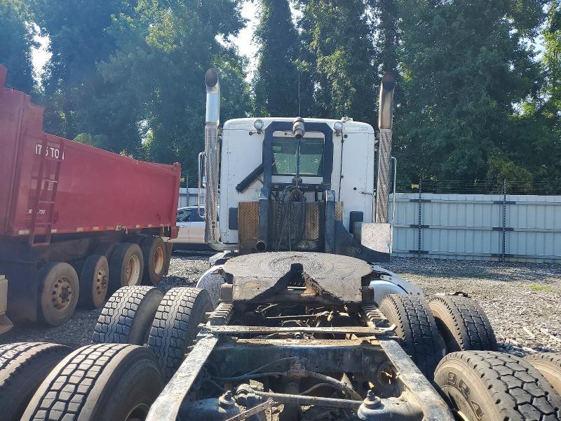 2017 Peterbilt 567 Semi Truck
