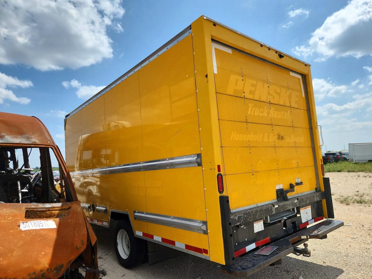 2022 GMC Savana BOX Truck