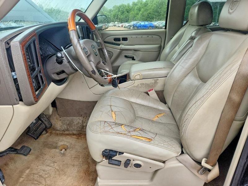 2004 Cadillac Escalade Luxury