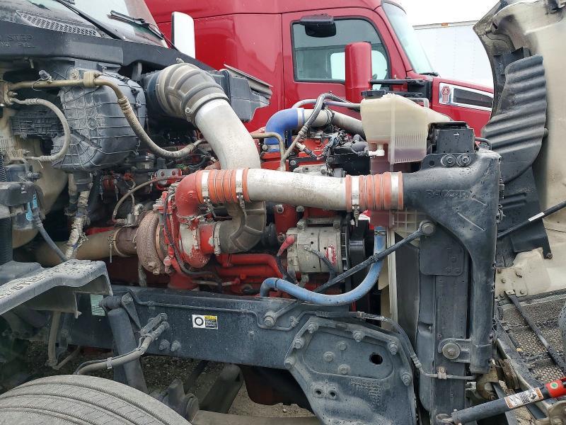 2016 Peterbilt 579 Semi Truck