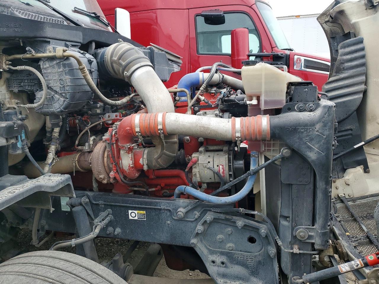 2016 Peterbilt 579 Semi Truck