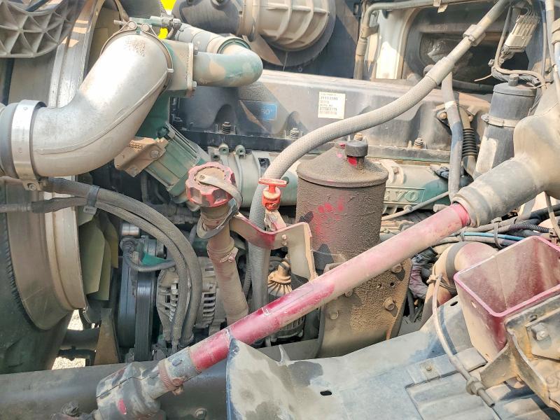 2008 Volvo VHD Refuse Truck