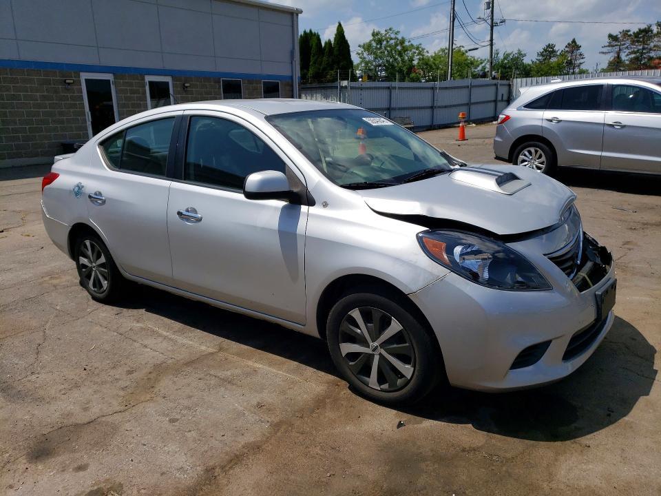 2013 Nissan Versa 1.6 s