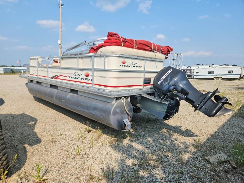 2006 Tracker Boat