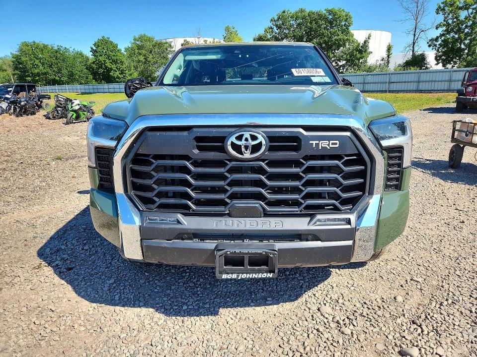 2022 Toyota Tundra Crewmax SR5