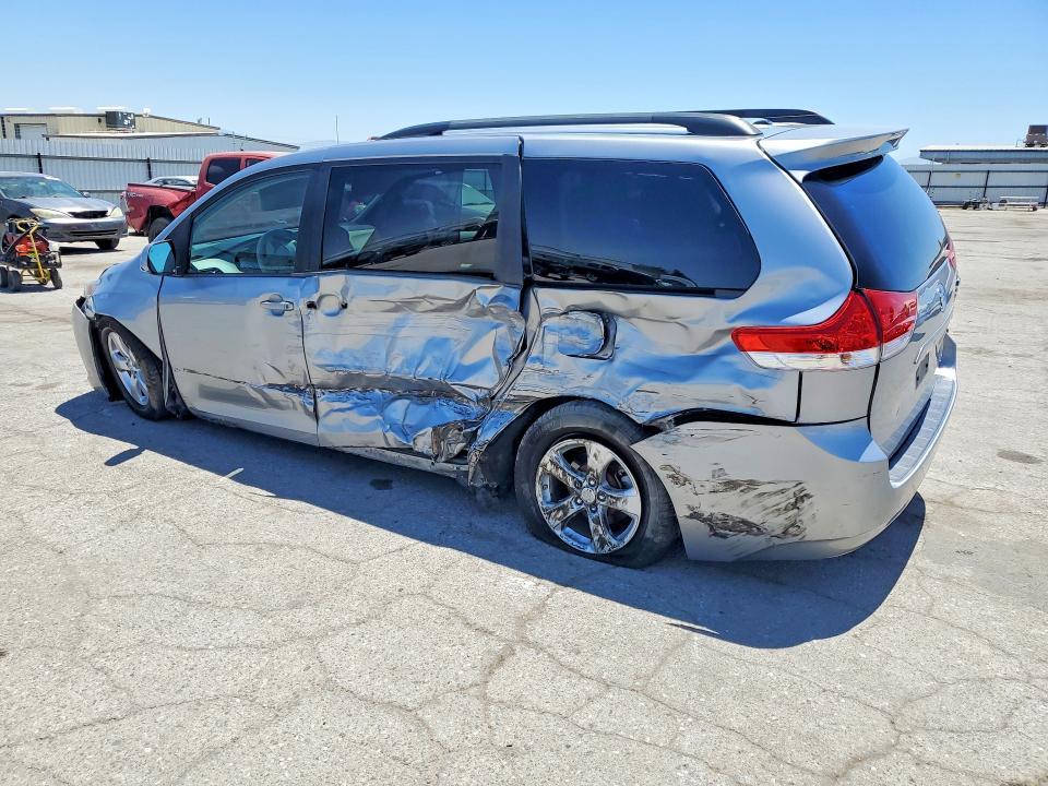 2013 Toyota Sienna le