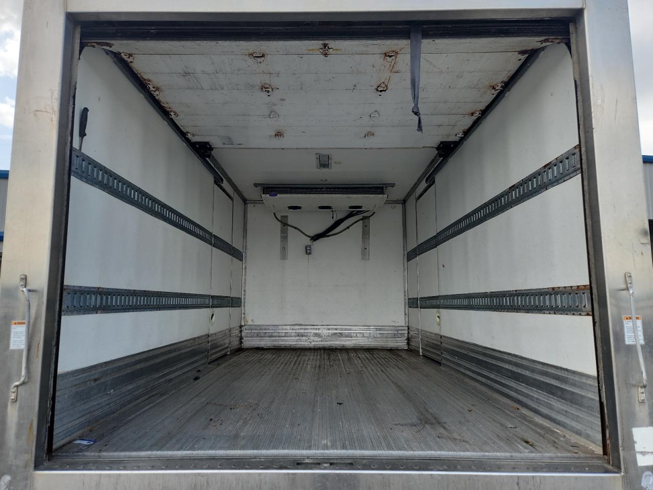 2017 Isuzu NRR Refrigerated BOX Truck