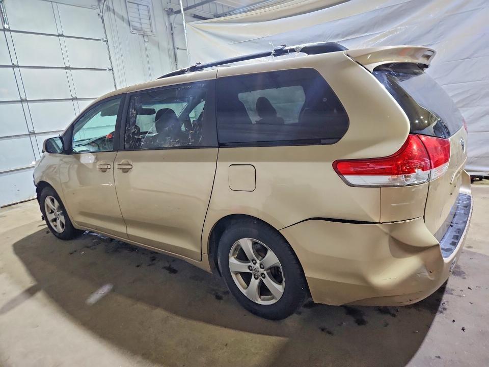 2013 Toyota Sienna le