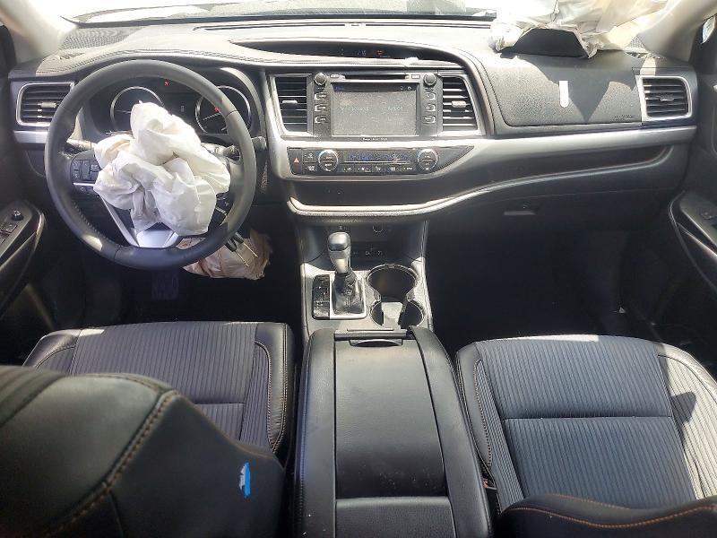 2016 Toyota Highlander le Plus