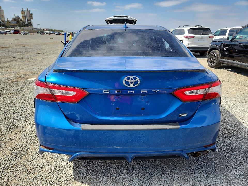 2020 Toyota Camry se
