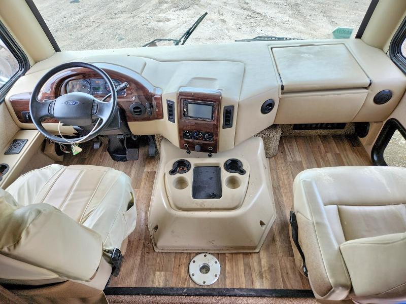 2017 Thor 2017 Ford F53 rv