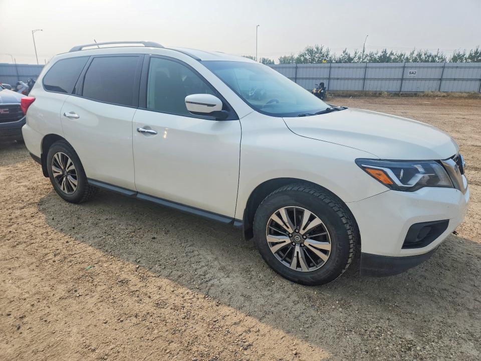2017 Nissan Pathfinder s