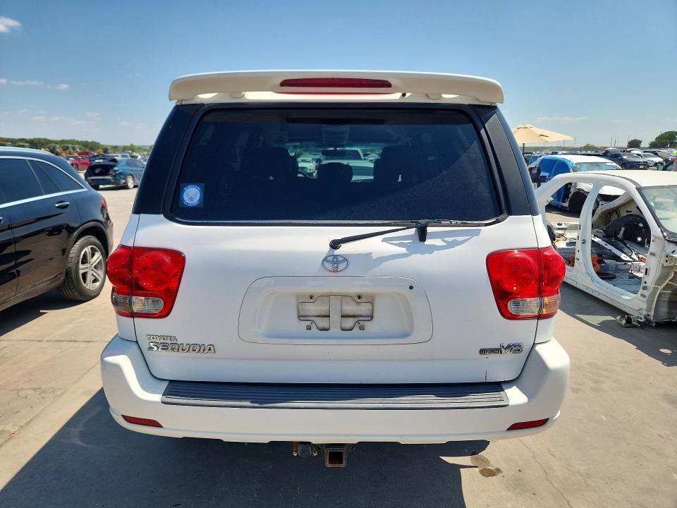 2005 Toyota Sequoia SR5
