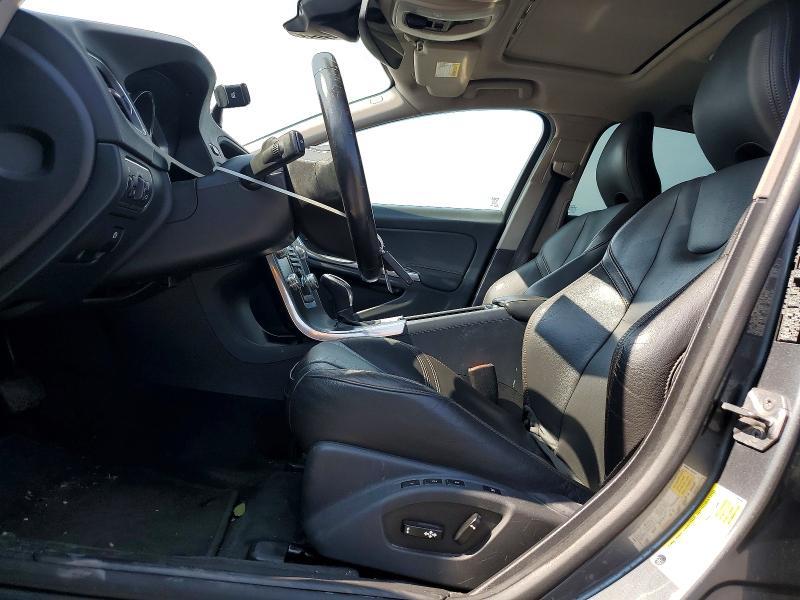 2016 Volvo V60 Cross Country Premier